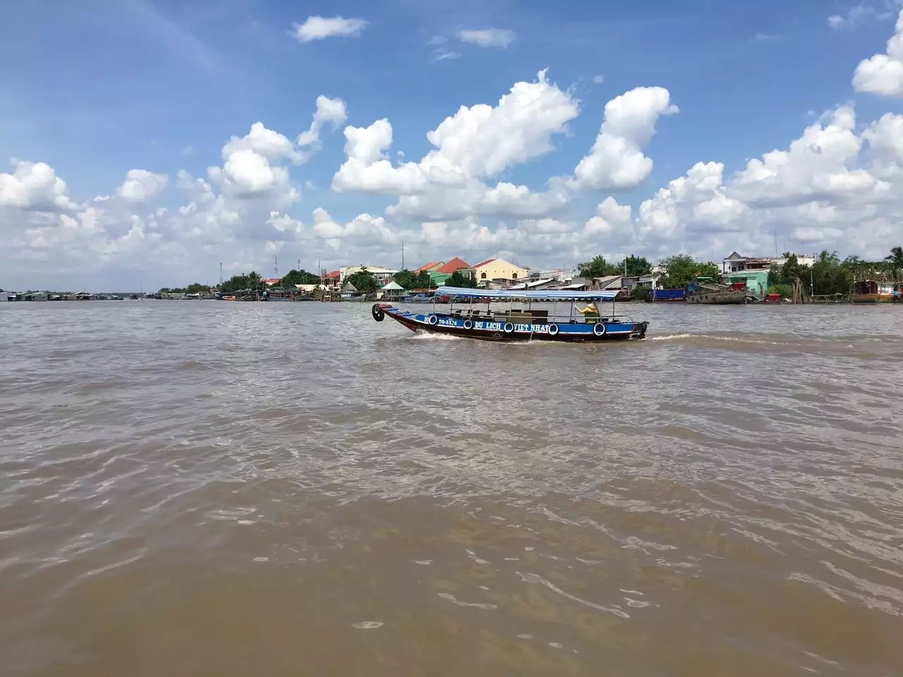 🔸湄公河是东南亚最长的河流，经缅甸、老挝、泰国、柬埔寨、越南注入南海。               