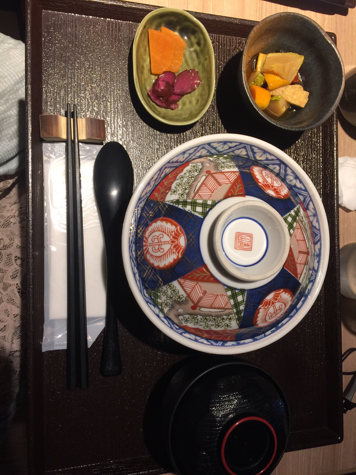 在家里面想念日本的美食- 无论百年老饭店的佳肴、酒店的自助、抑或只是7/11的便当，都是用心的感觉 