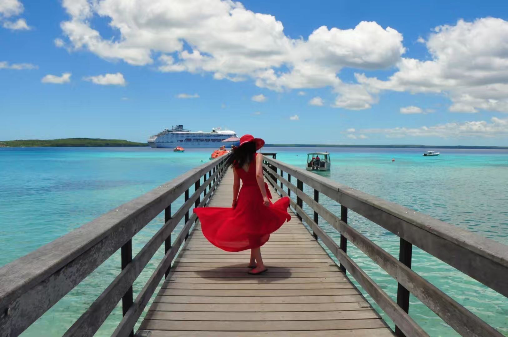 Lifou Island 蓝天白云大海，海岛空的好去处。岛上游客不是很多。