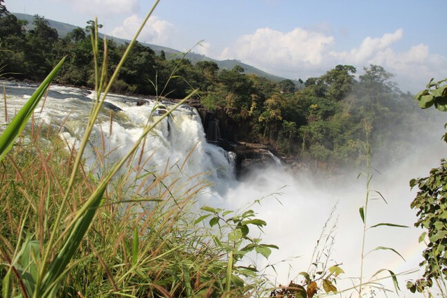 几内亚: 孔库雷河(凯乐塔电站旁)观瀑👍