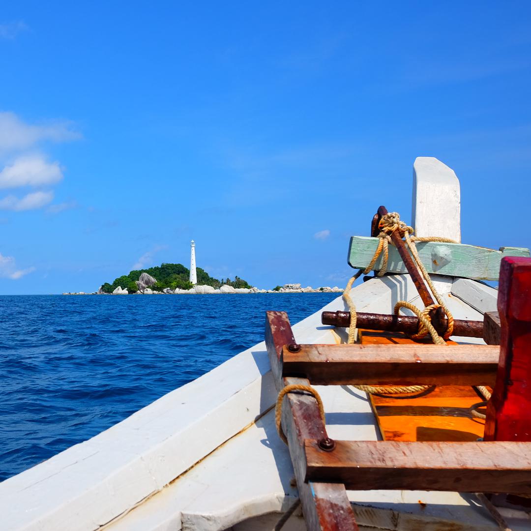 来印度尼西亚Lengkuas Island享受海风吧！！！   【小众旅游景点】 印尼这边其实相比较