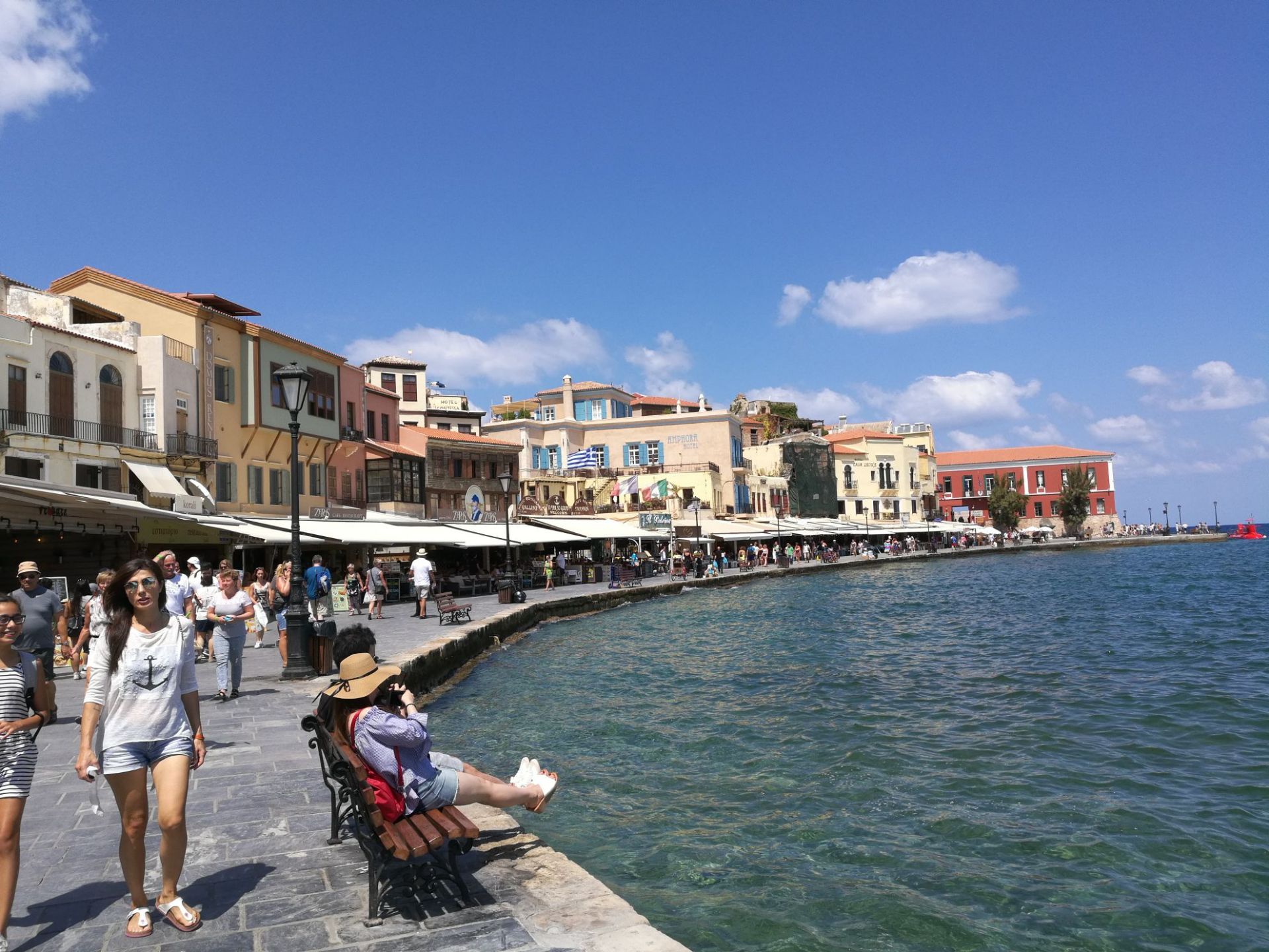哈尼亚是位于克里特岛西北岸的一个港口城市，是克里特岛哈尼亚州的首府，威尼斯人于1285年开始统治哈尼