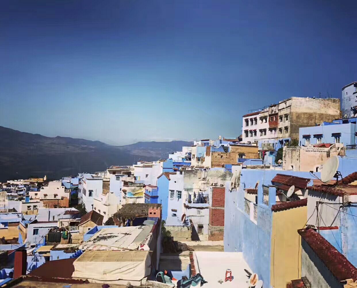 摩洛哥的网红小镇，有一种蓝就叫舍夫沙万，它不在海边，却比海还蓝得梦幻……