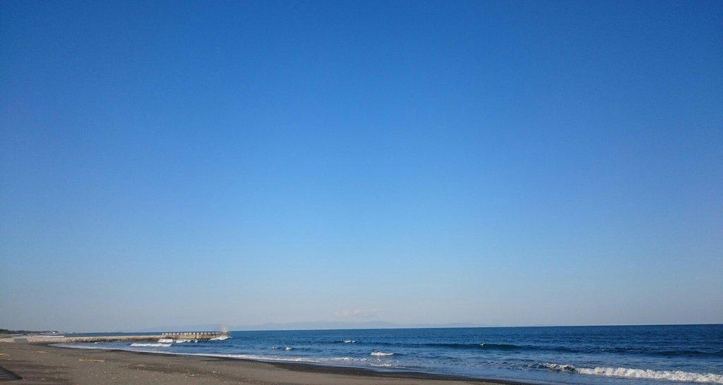 风平浪静的美丽海岸——静波海岸 景区地址：静冈县牧之原市 421-0422 开放时间：全天 日本的海