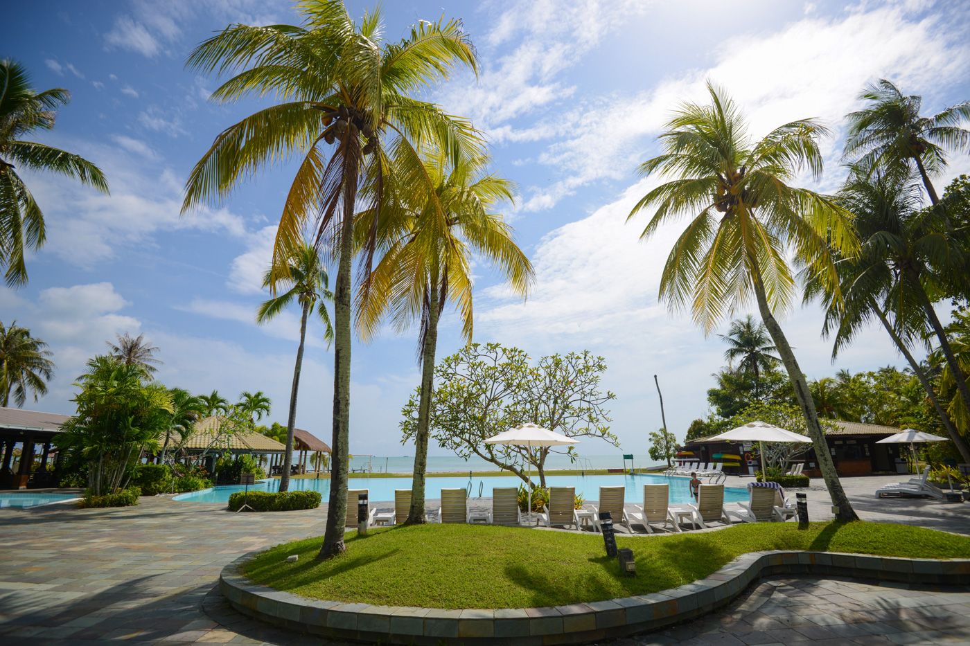 马来西亚纳闽，拉布安棕榈滩度假村及水疗中心 Palm Beach Resort & Spa 。酒店客