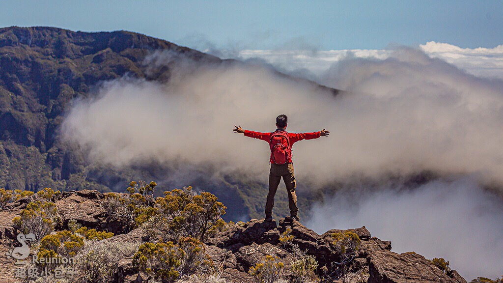 【近距离探索，世界上最活跃的活火山】 位于留尼汪 留尼汪（法属）·非洲 东岸的富尔奈斯 富尔奈斯火山