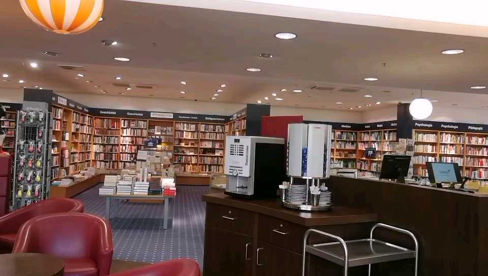 耶拿的书店，很温馨。在这里喝杯咖啡，看看书，上上网，好惬意啊！
