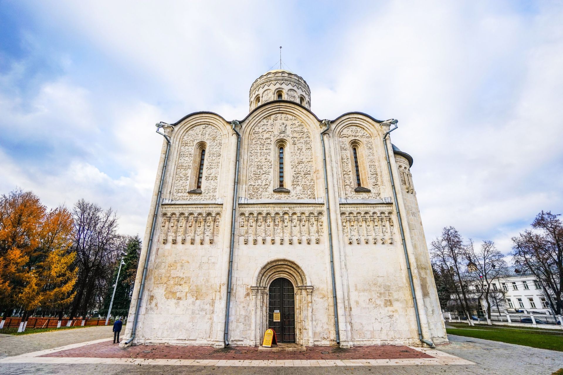 弗拉基米尔的德米特里耶大教堂，是一座造型独特的东正教教堂，距今已经有500多年的历史。