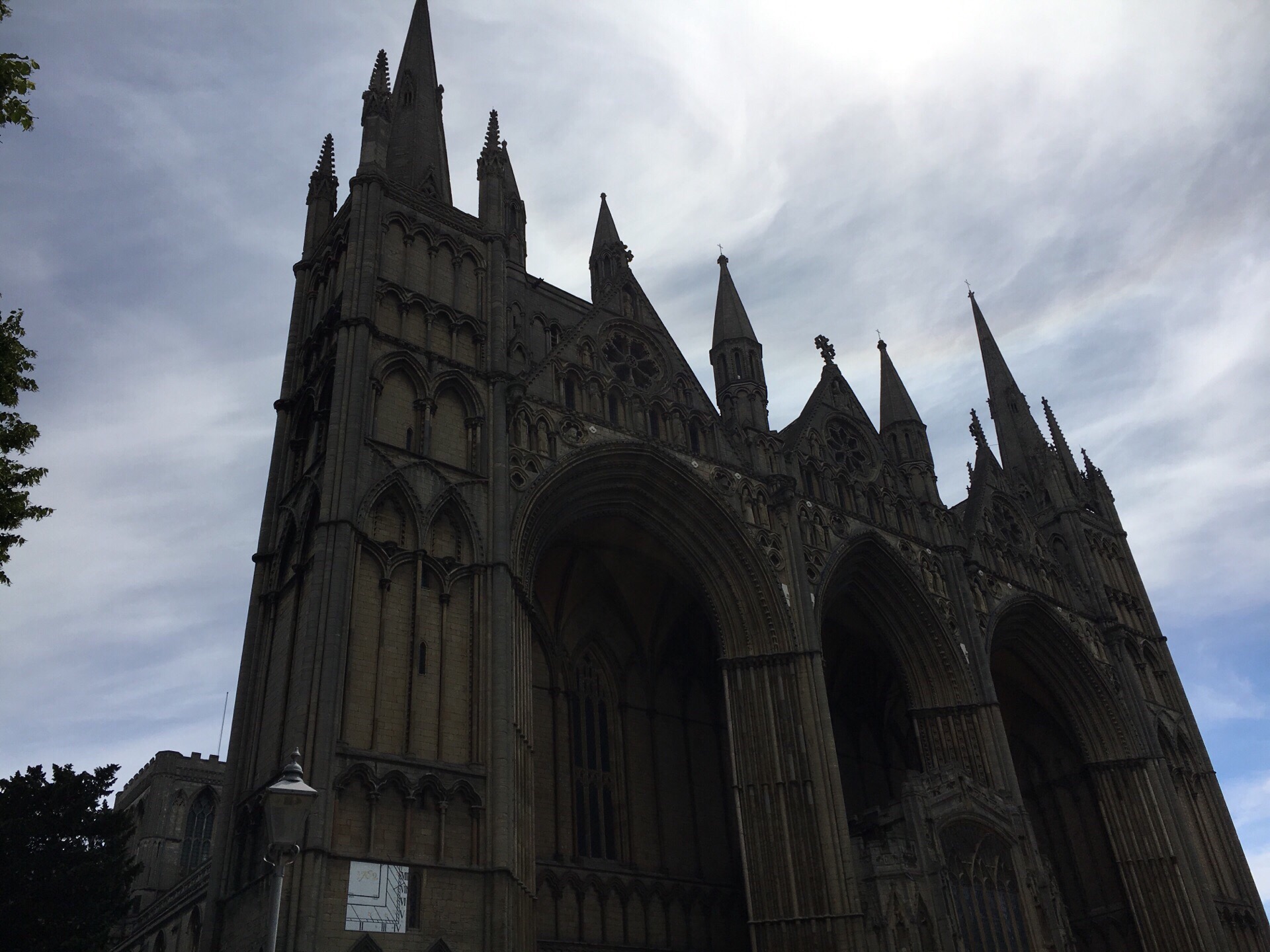 Peterborough cathedral 一个有900年历史的教堂。 很壮观。