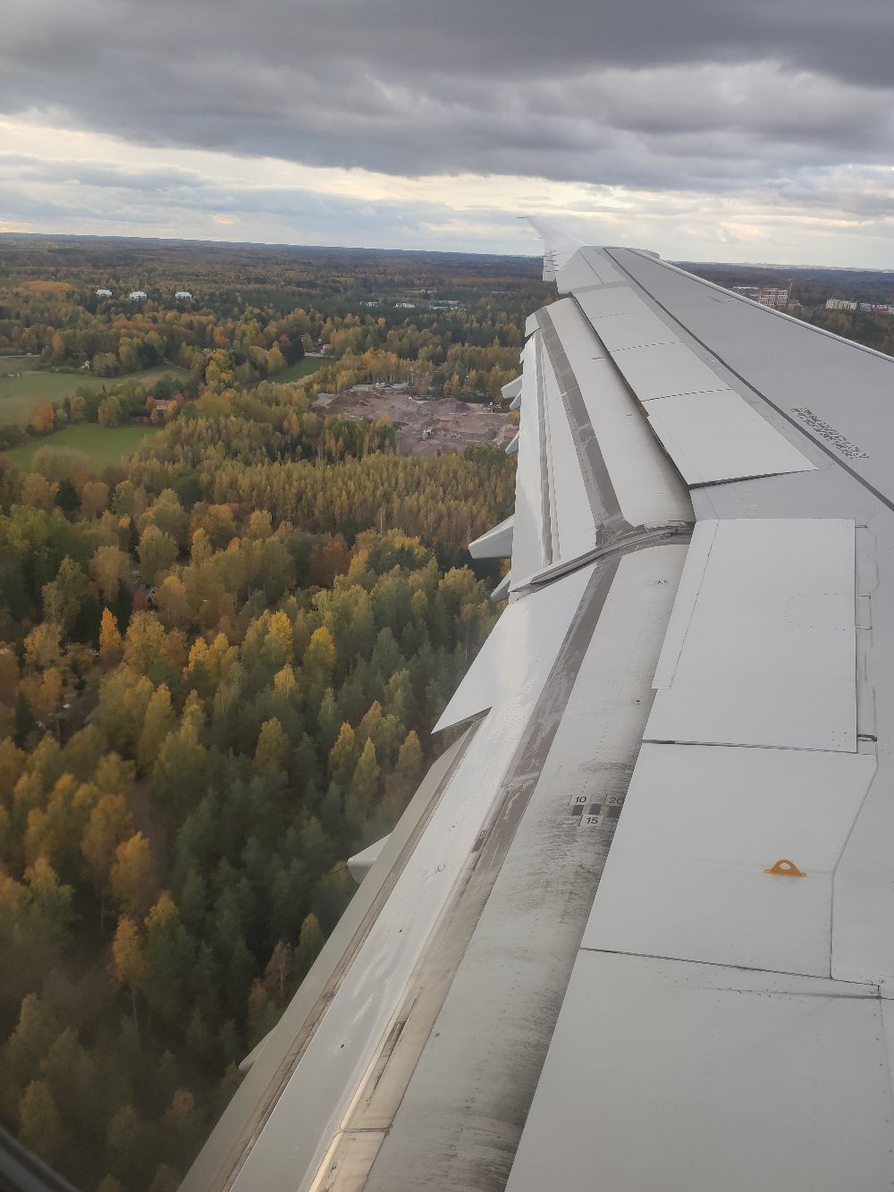 从芬兰赫尔辛基中转，与芬兰有过一面之缘，从飞机上看到赫尔辛基丰富的植被，就知道这里的环境保护还是做得