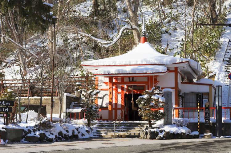 Jozankei Onsen(Hot springs, scenic beauty, relaxation)