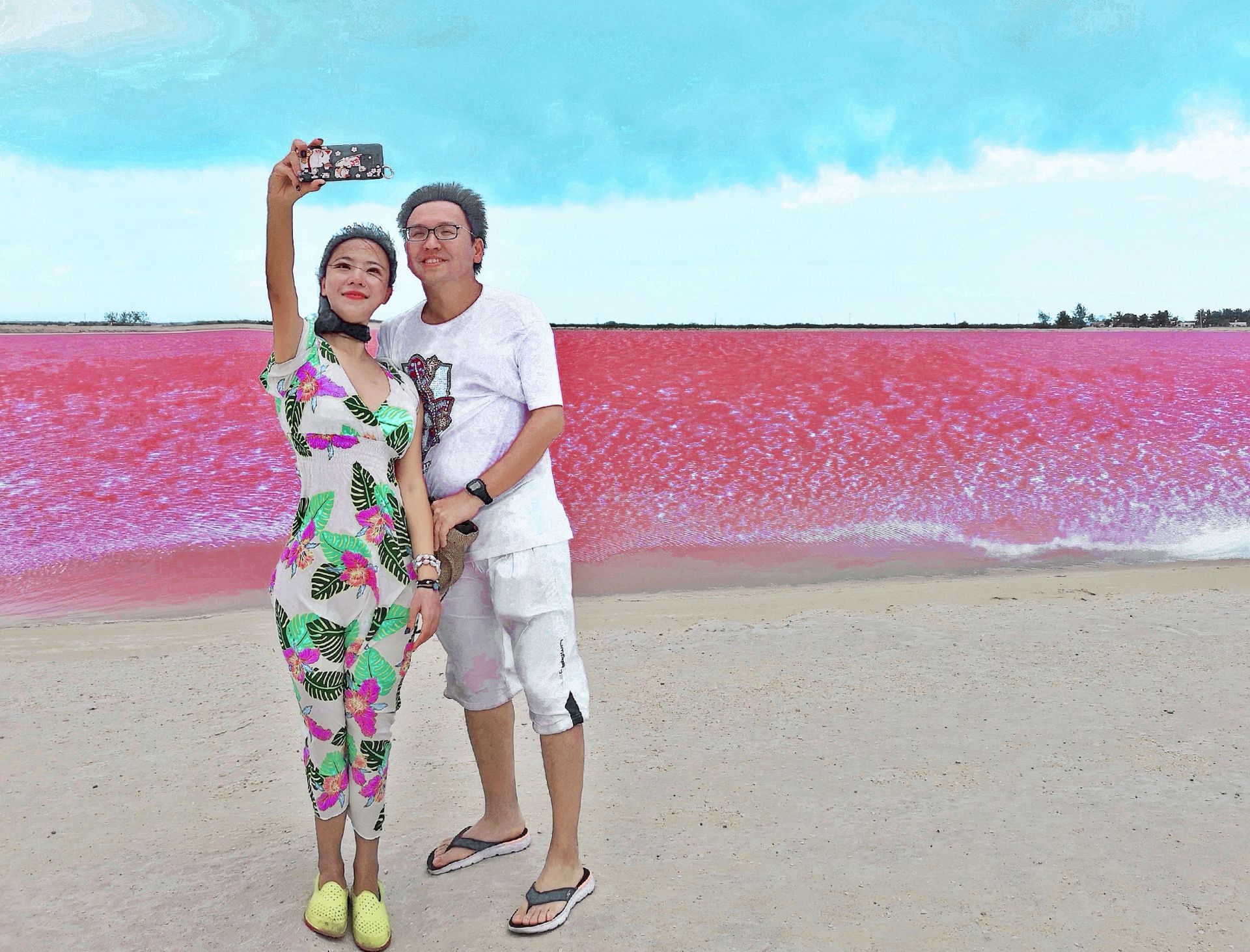 墨西哥尤卡坦半岛粉红湖，梦幻的颜色治愈了少女心。