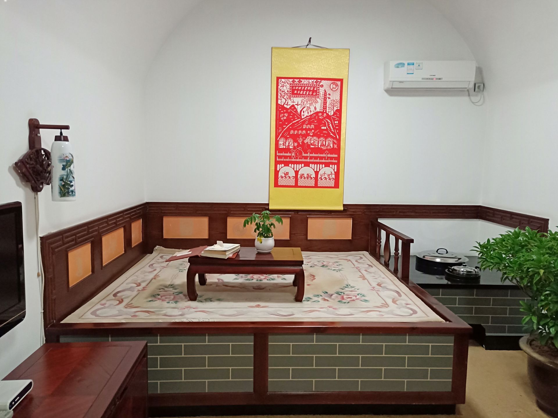 黄龙县迎客松公园