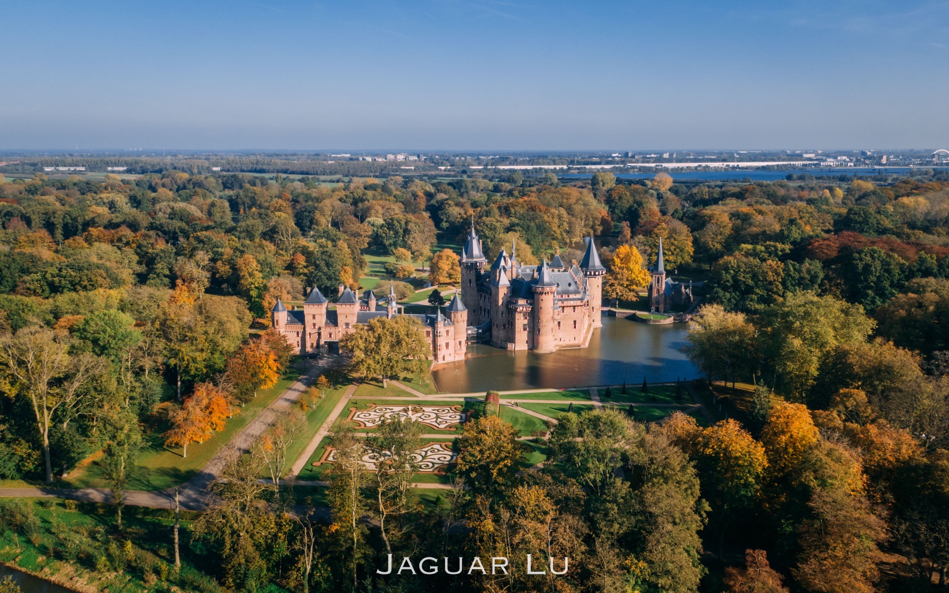 🗺 荷兰 ｜ 不可错过的小众城堡：从阿姆斯特丹坐火车来到乌得勒支，再从乌得勒支搭车二十分钟，你会发现