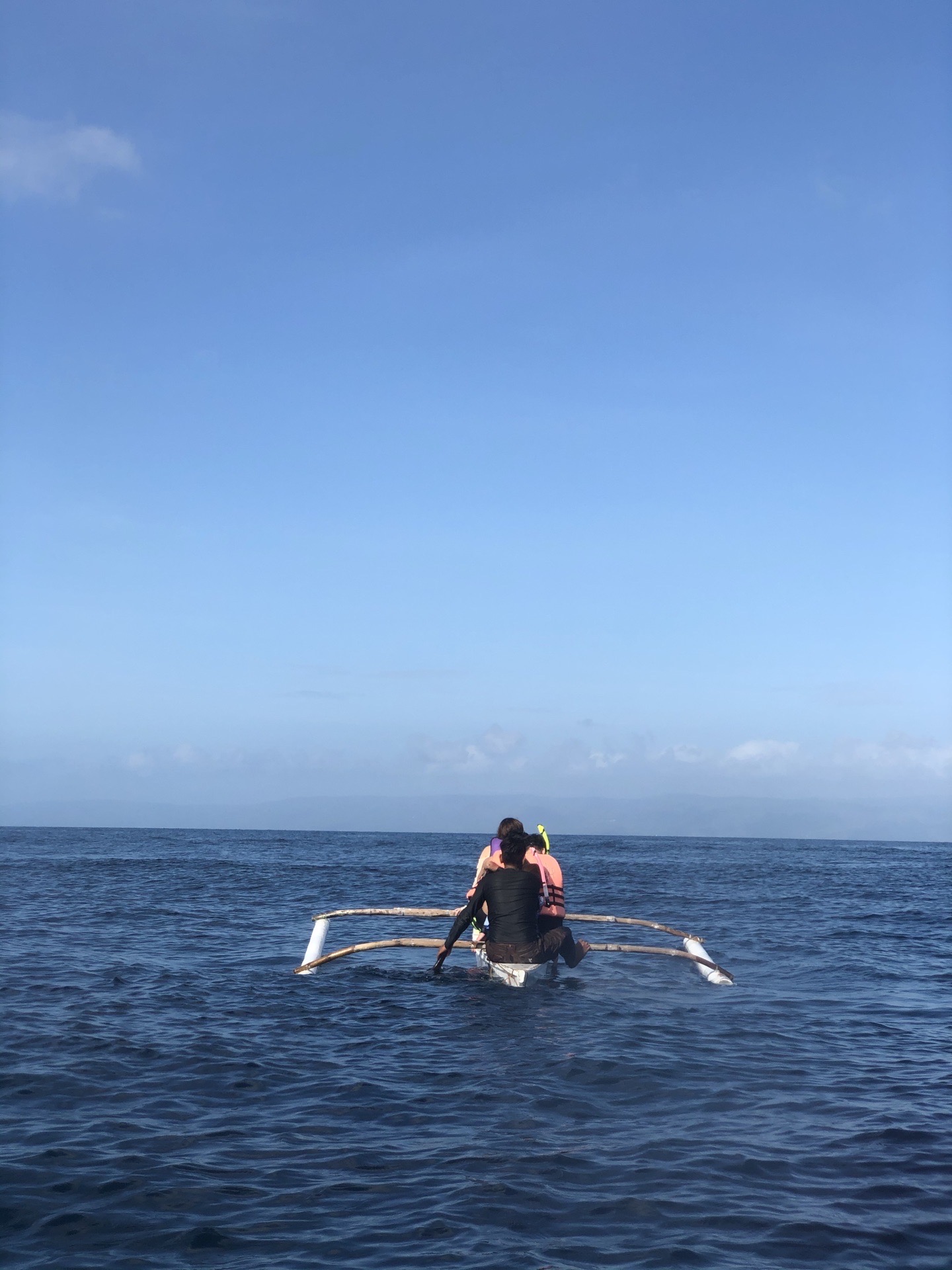 从海里爬上螃蟹船真是太难了……