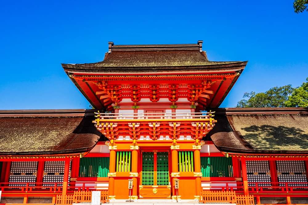 大分县的「宇佐神宫」，是在日本全国拥有4万座分社的八幡宫的总本宫。 这里祭祀的是相当知名的胜利之神，