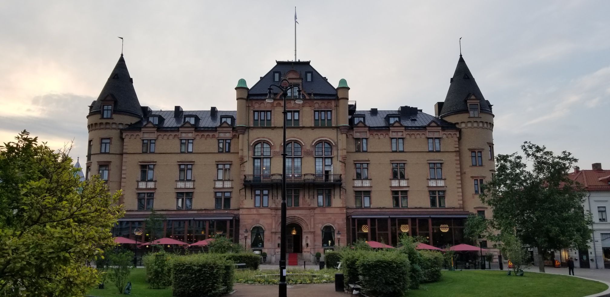 Grand Hotel Lund是这里最古老的酒店之一了。酒店装修很传统，细节做的也不错。早餐是典型
