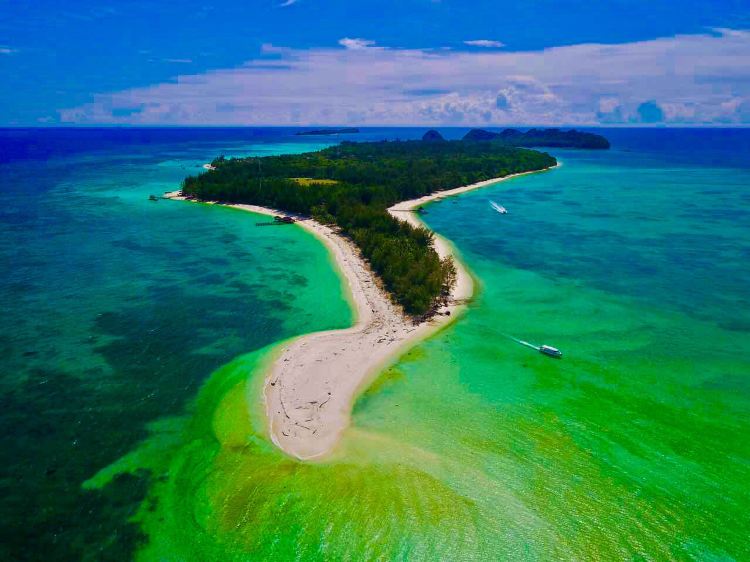 Mantanani Islands(Diving paradise, secluded retreat)