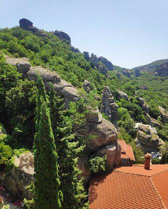 希腊Roussanou Monastery：巨石之上的修道院 Roussanou Monastery