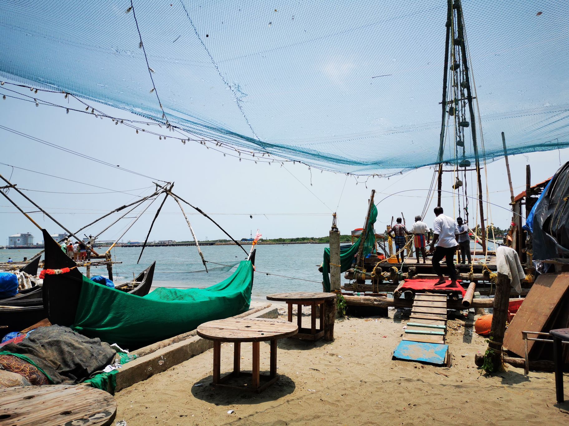 在印度科钦，中国渔网是一个景点，就在科钦的海岸边，号称是古代海上丝绸之路时中国人来到这里教会当地人。
