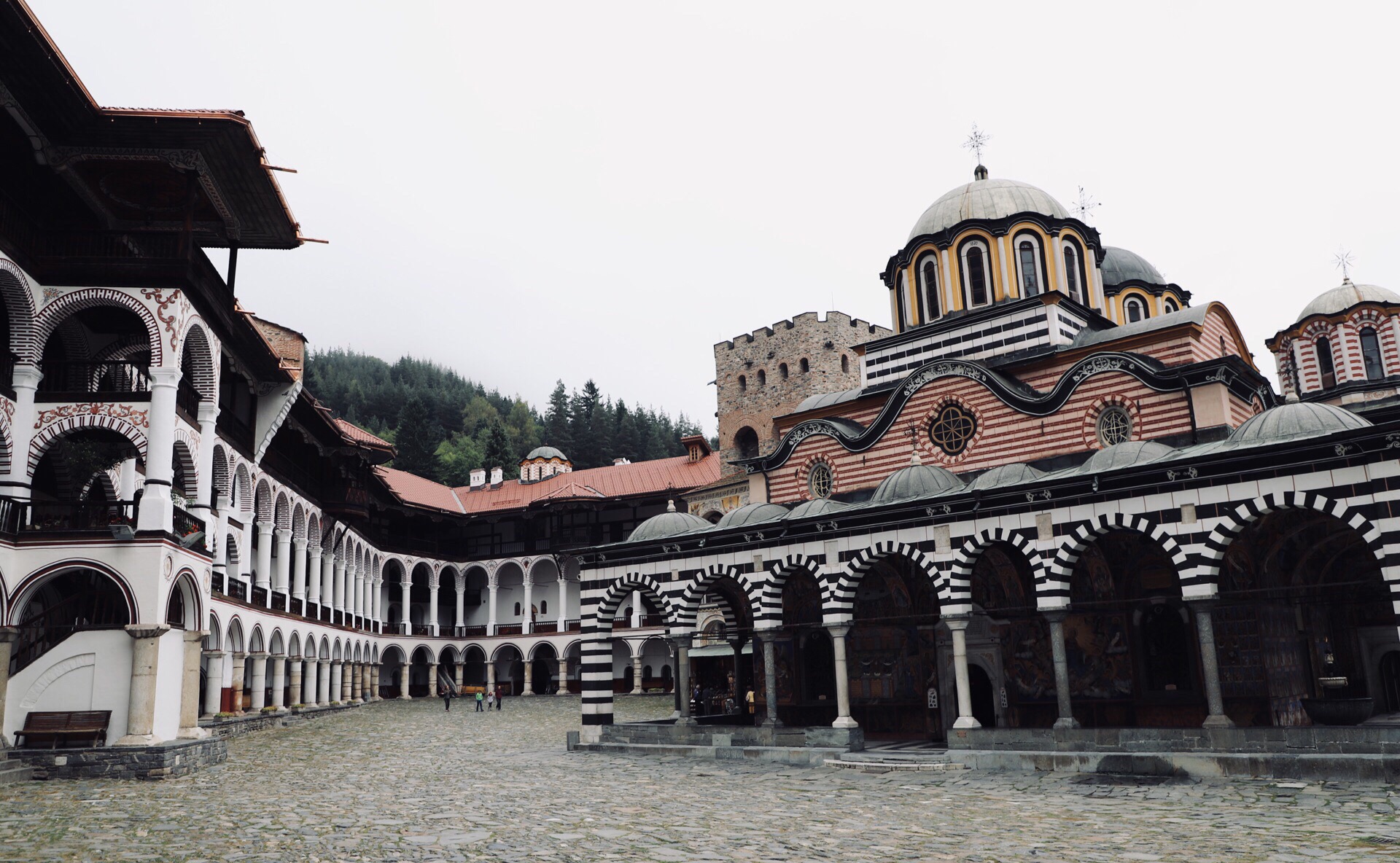 巴尔干之旅～保加利亚（二），世界文化遗产里拉修道院，始建于公元十世纪，是座城堡式修道院，建于1834