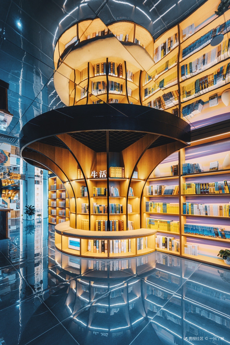 杭州最美书店打卡西湖湖滨龙翔桥边上的网红书店