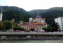 阿坝藏族羌族自治州马尔康步行街(晶金隆购物中心店)购物图片