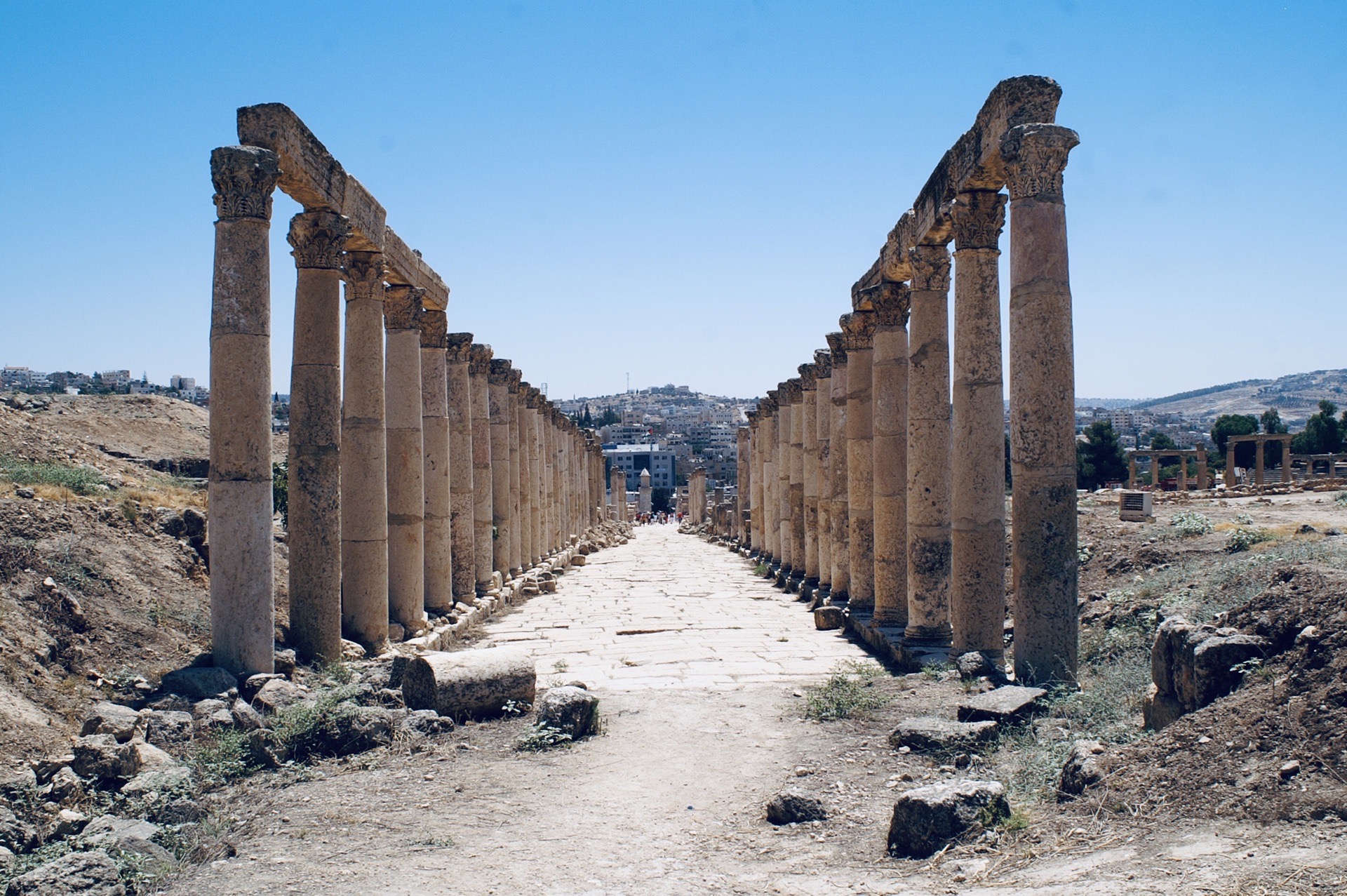 我见过的最壮观的罗马古城遗址。 作为约旦北部一座古老的城市，杰拉什轻轻拂拭掩埋了千年的黄沙，慢慢露出