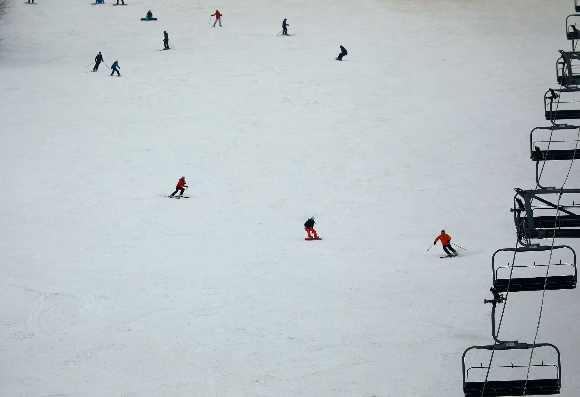 蓝山滑雪场是多伦多北冬天不可多得的度假首选。