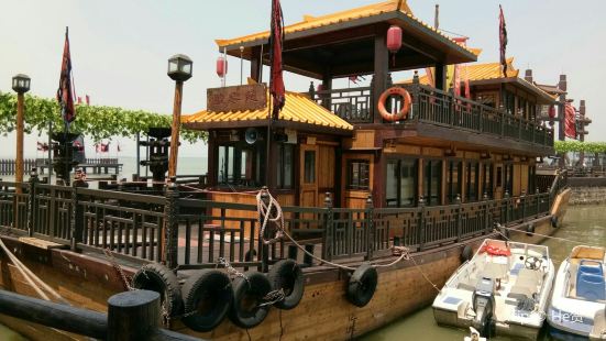 Sanjiangkou Taihu Aquatic Amusement Park in the Three Kingdom City