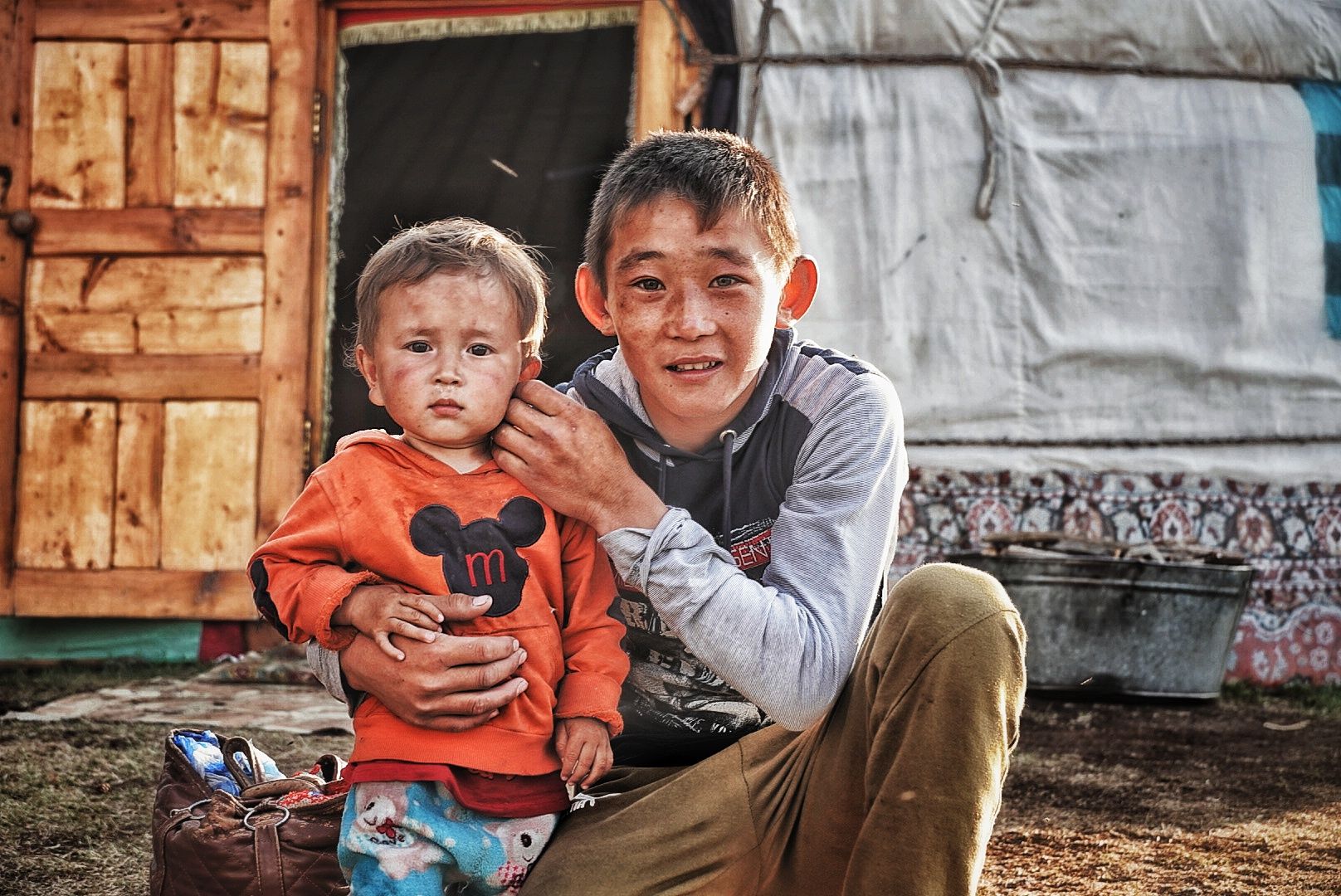 探访蒙古国西部哈萨克民族传统的Nomad生活方式！  在中国，哈萨克斯坦，俄罗斯和蒙古几近交汇的边境