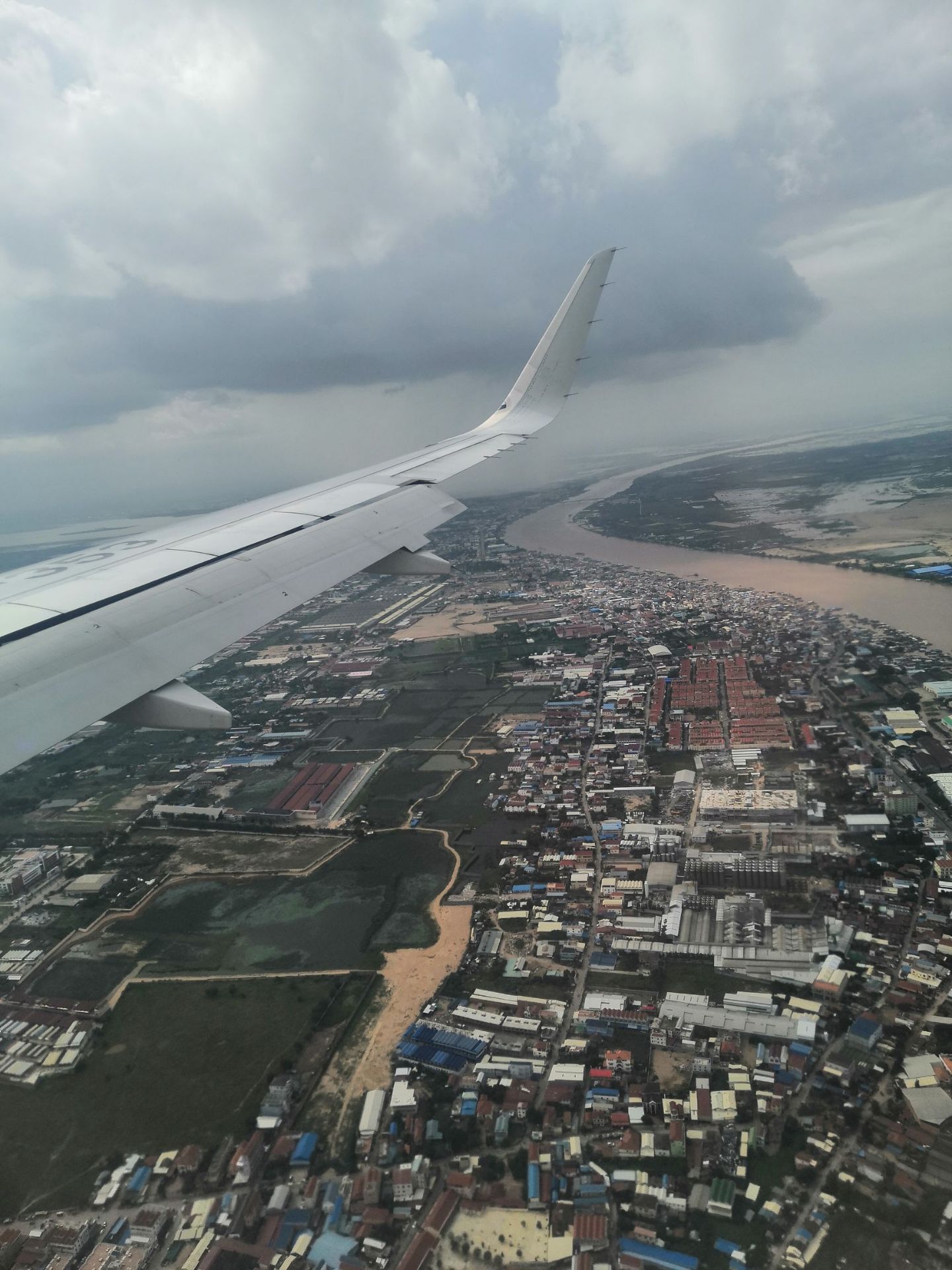 第一次出国。空中游览一下柬埔寨山河。