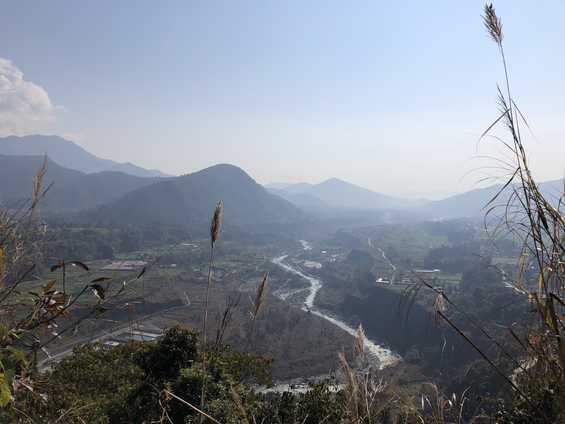 喜马拉雅山脉🏔️15km轻徒步，不走常规路，沿途尼泊尔的小村庄，还有梯田、雪山、河流 老鹰🦅在天空飞