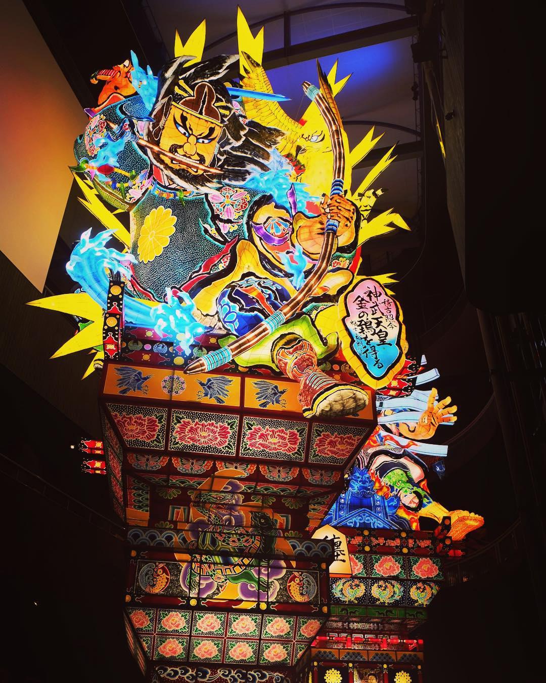 在狂欢中感受文化的传承  日本的传统灯笼节 立佞武多之馆是一个关于当地传统灯笼节的展览馆，我一向喜欢