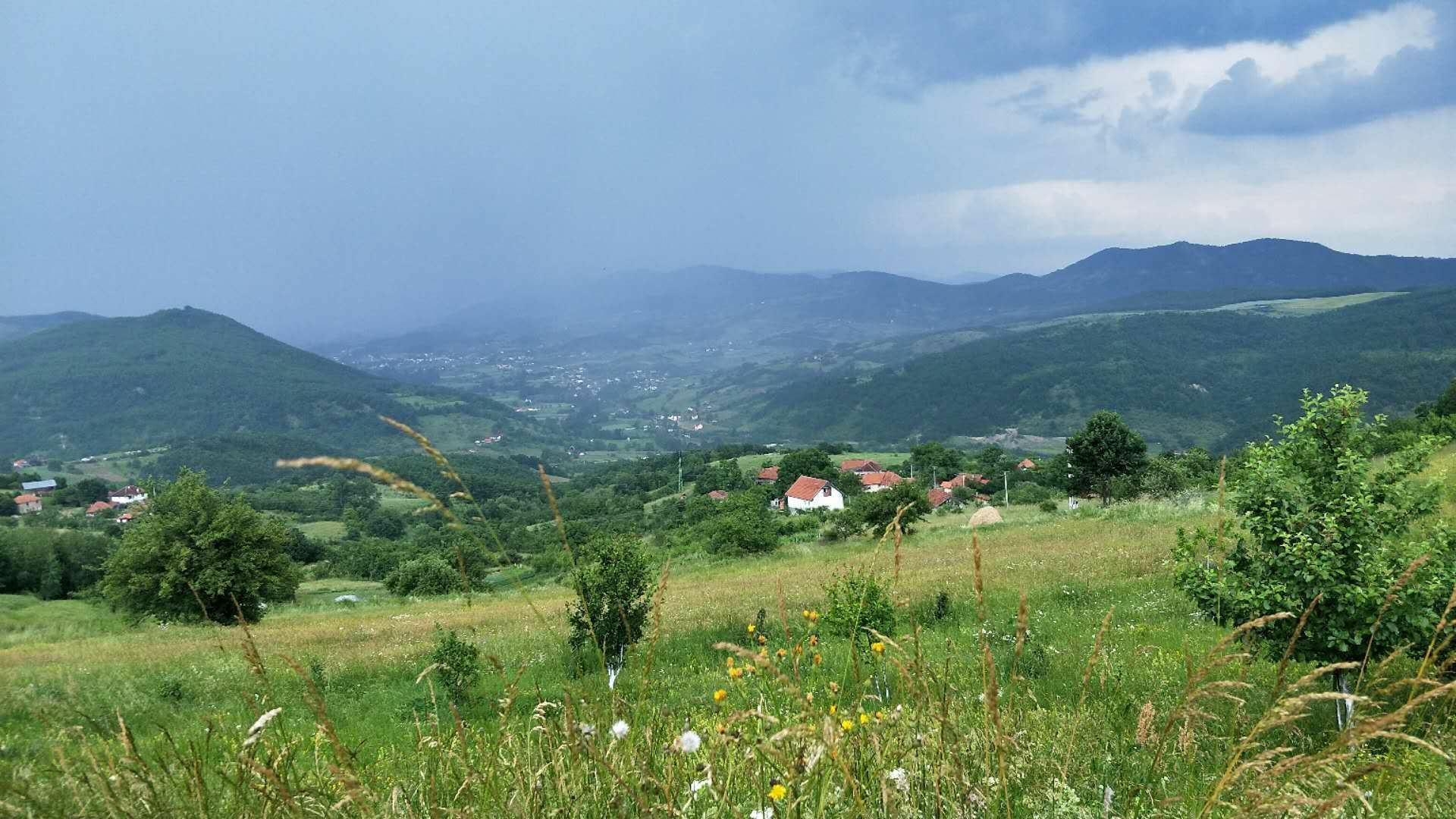 新帕扎尔   塞尔维亚西南重镇。 和南面的科索沃一起，是塞尔维亚民族形成和发展的重要区域与见证