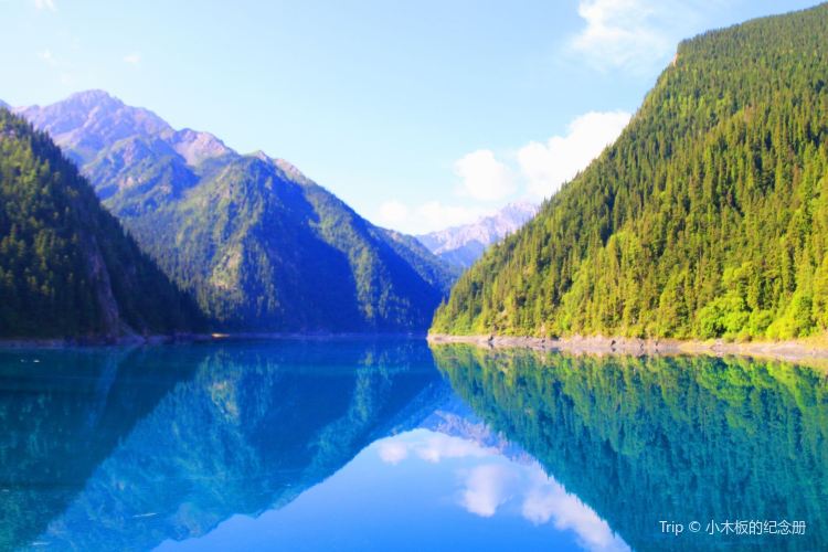 Jiuzhaigou Scenic Area (Remote natural beauty, eco-friendly stays)