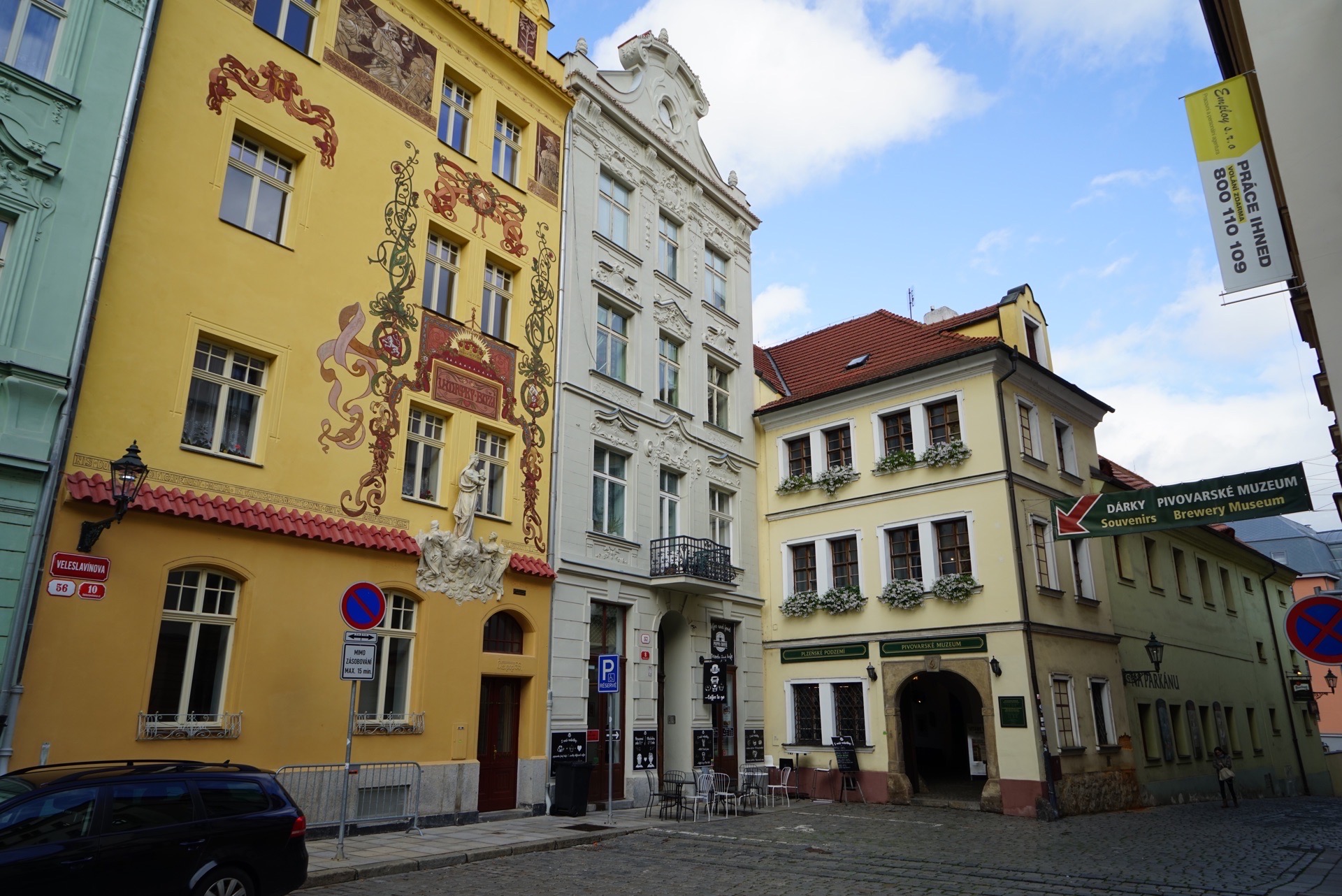 比尔森市Plzen，是西捷克州首府，重要经济、文化中心，以汽车工业及啤酒制造业闻名，捷克3大名酒之一