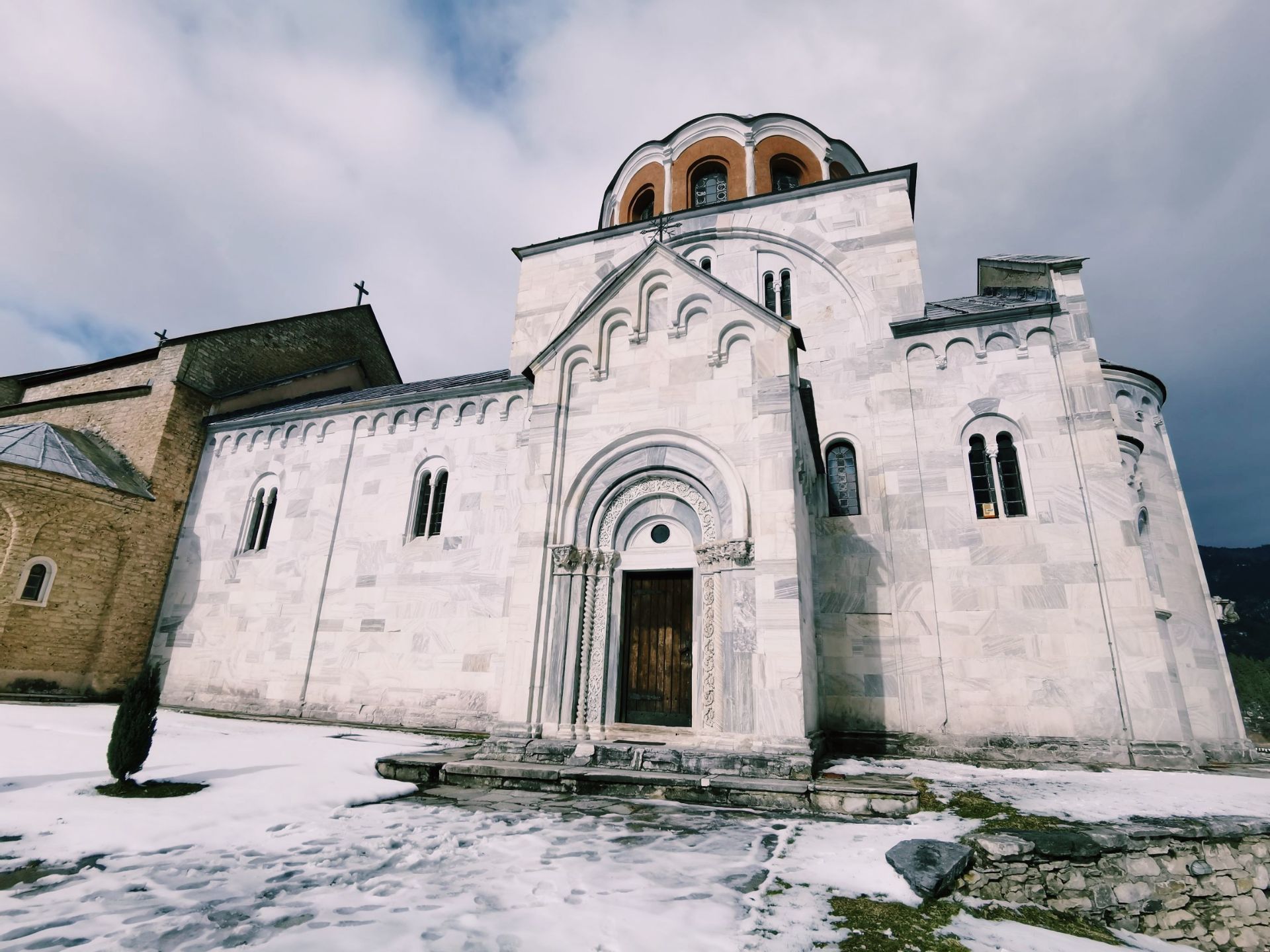 塞尔维亚世界文化遗产 位于国家中部的STUDENICA修道院！从kapaonik雪场开山路了一小时来