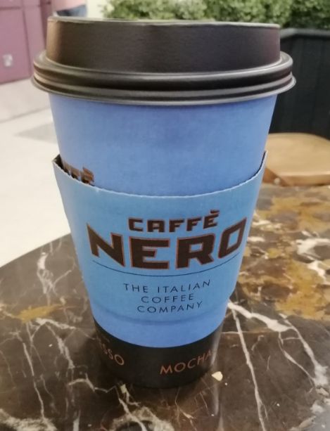 曼彻斯特的机场，caffee nero不收50磅面值的英镑。记得带零钱，或者用VISA卡。