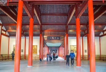 总统府+侵华日军南京大屠杀遇难同胞纪念馆+大报恩寺一日活动【[专业导游]南京资深导游随团讲解，讲述南京历史中的风风雨雨】