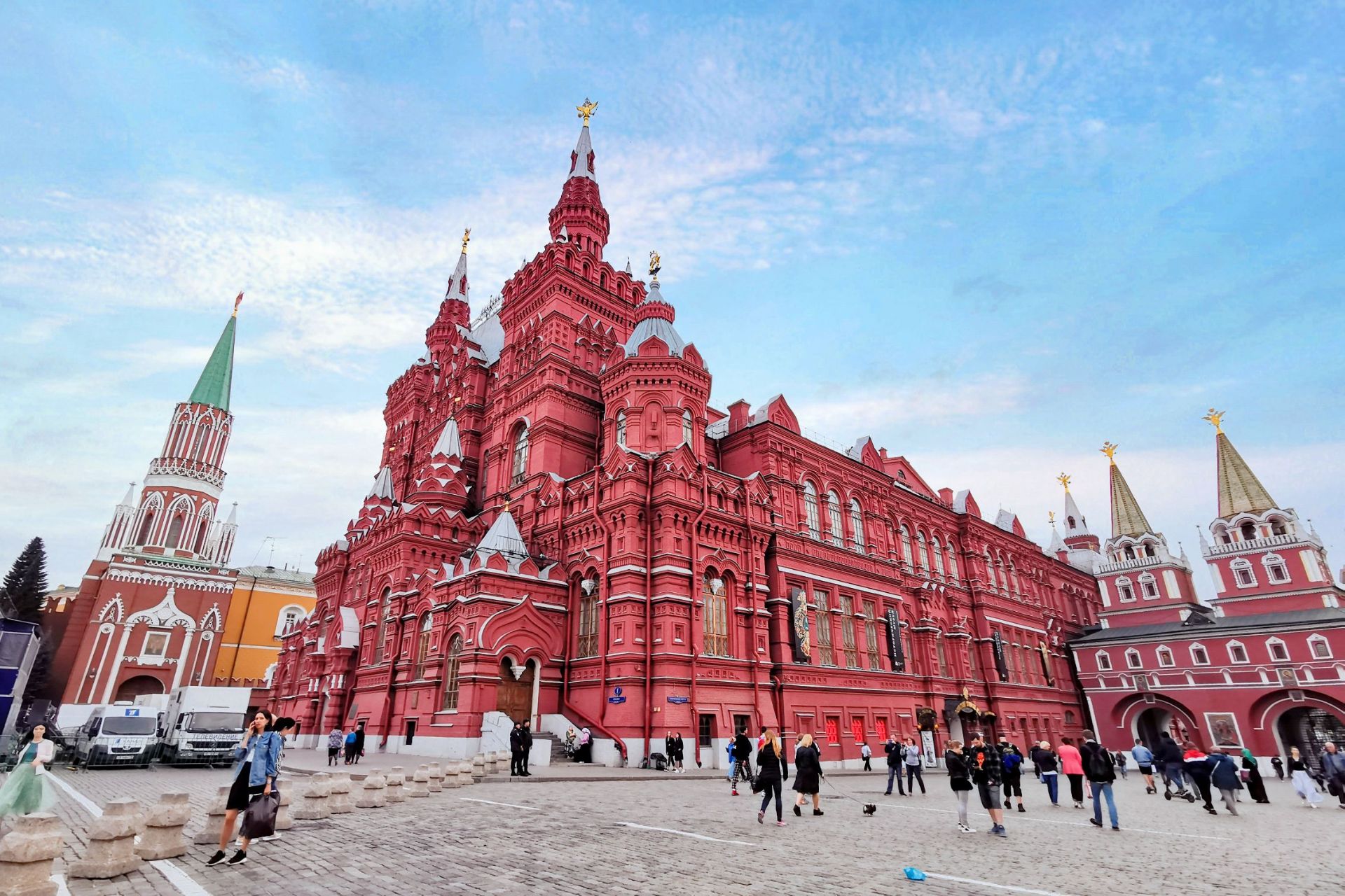 莫斯科  | 那些令我震撼的魔幻主义建筑  🏛这个夏天最开心的事情就是带妈妈去俄罗斯旅行，满足了妈妈