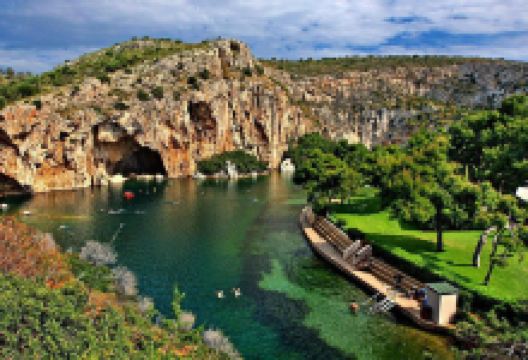 Lake Vouliagmeni景点图片