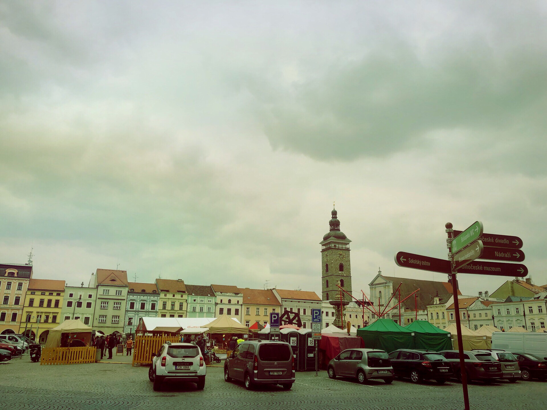 捷克布杰约维采也被叫做“百威小镇”，这里酿造啤酒的历史可以追溯到400年前，现在的百威啤酒是捷克最有