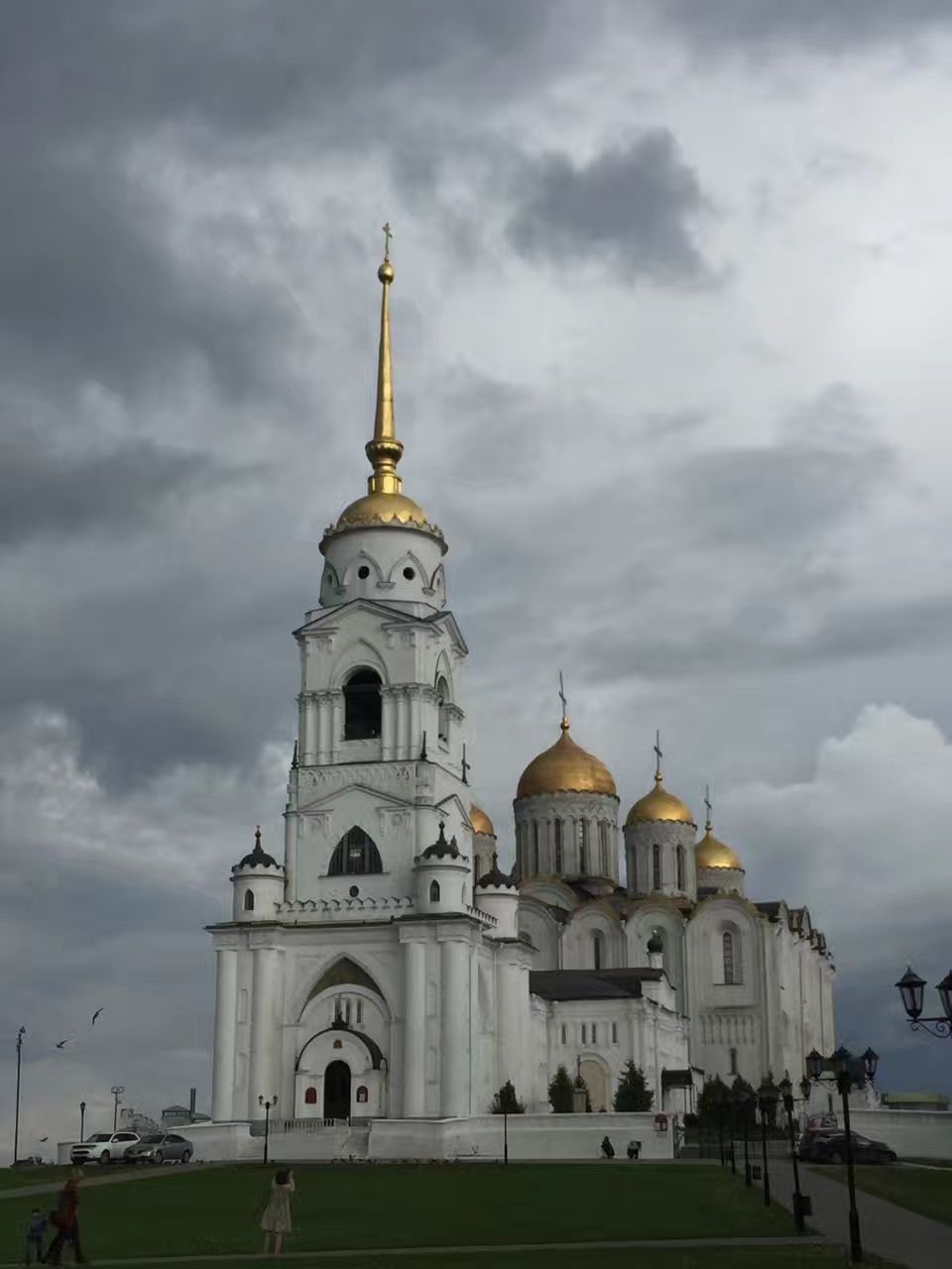圣母升天大教堂是俄罗斯现存最古老教堂，至今依然保存完好。几个世纪以来，一直是俄罗斯精神和政治中心。挺
