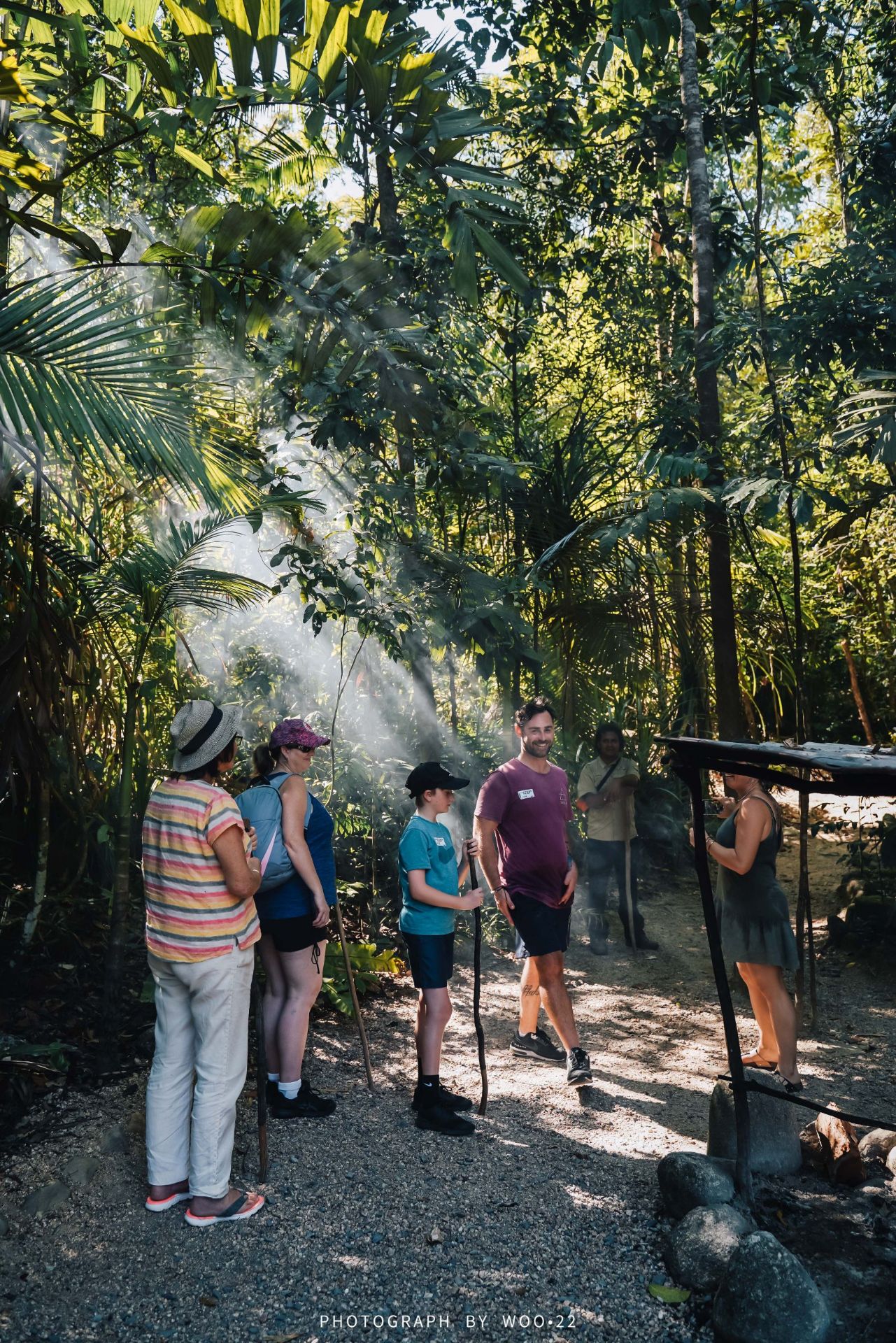 与澳洲原住民探索神秘的雨林 库雅拉尼族人（Kuku Yalanji）是昆士兰戴恩树雨林地区的原住民。