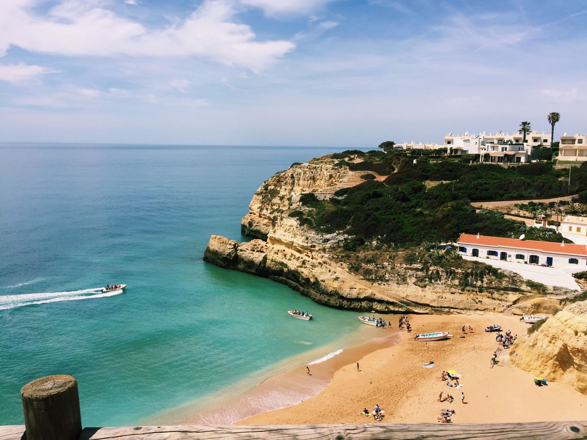 葡萄牙法罗，美丽的海边小镇，这里的物价和西班牙差不多，食物很好吃，以海鲜和面包为主，欧洲其他国家食品