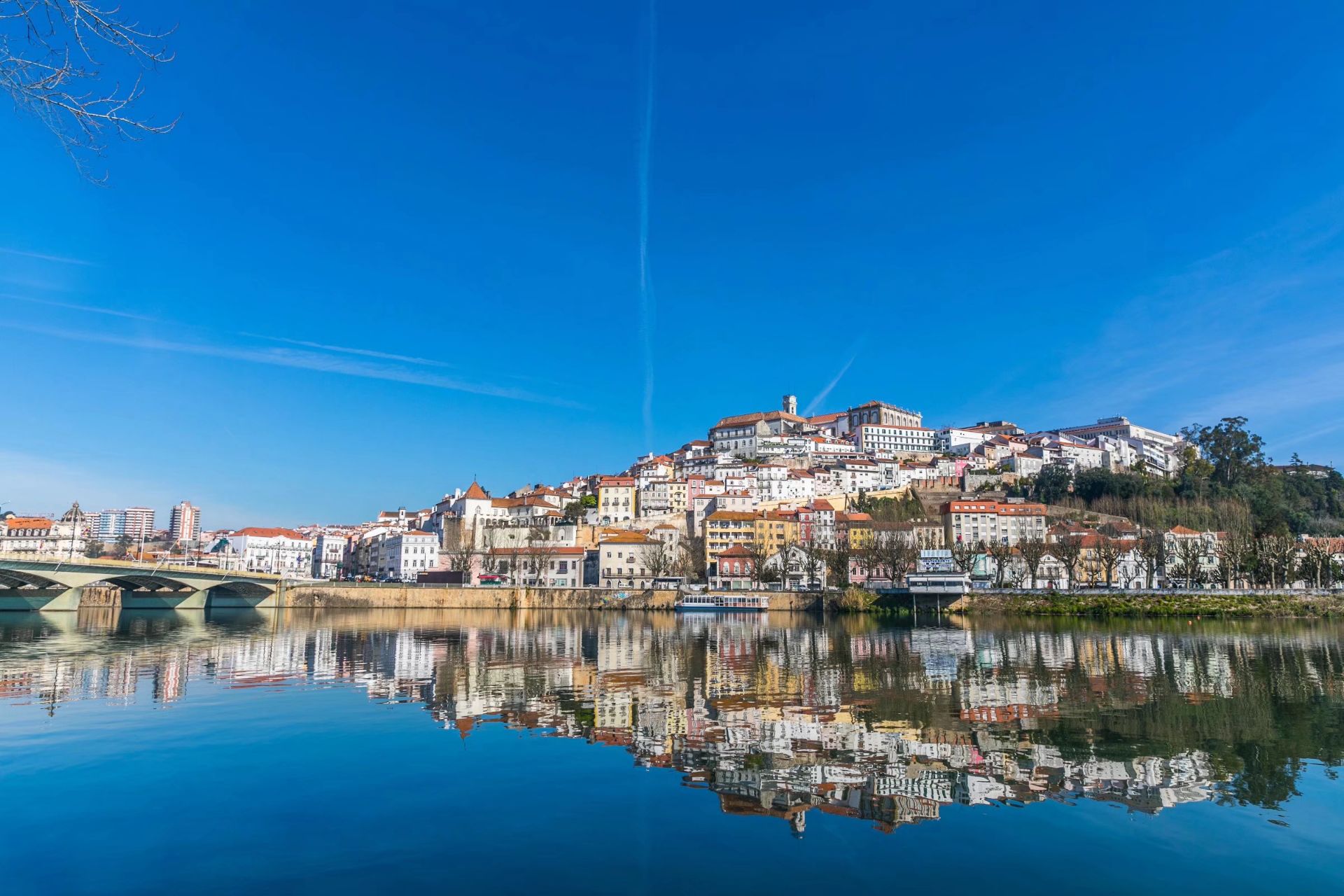 科英布拉,整座城都是世界文化遗产的宝藏旅行地 作为葡萄牙的第三个主城，科英布拉绝对是被低估的美丽山城