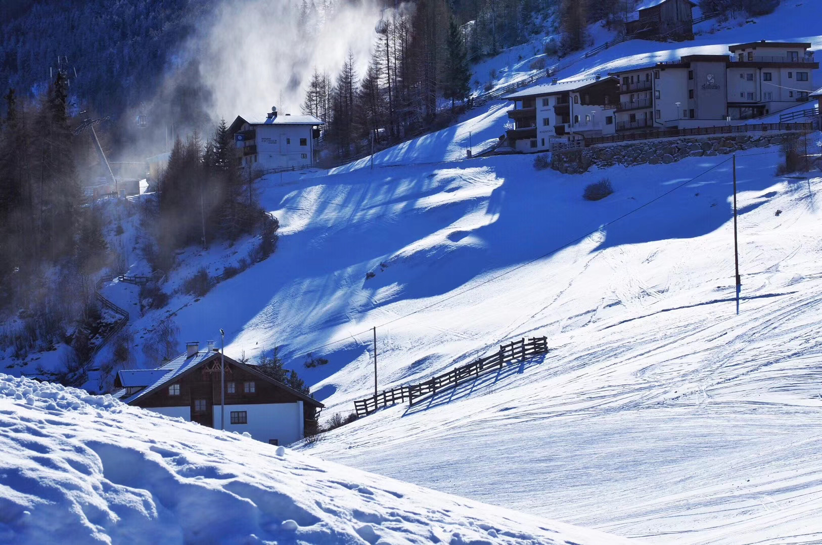 #奥地利🇦🇹，雪季探秘# 从3000多米的高山🎿速降是什么感觉？在饱览奥茨山谷的自然风光之后，搭乘缆
