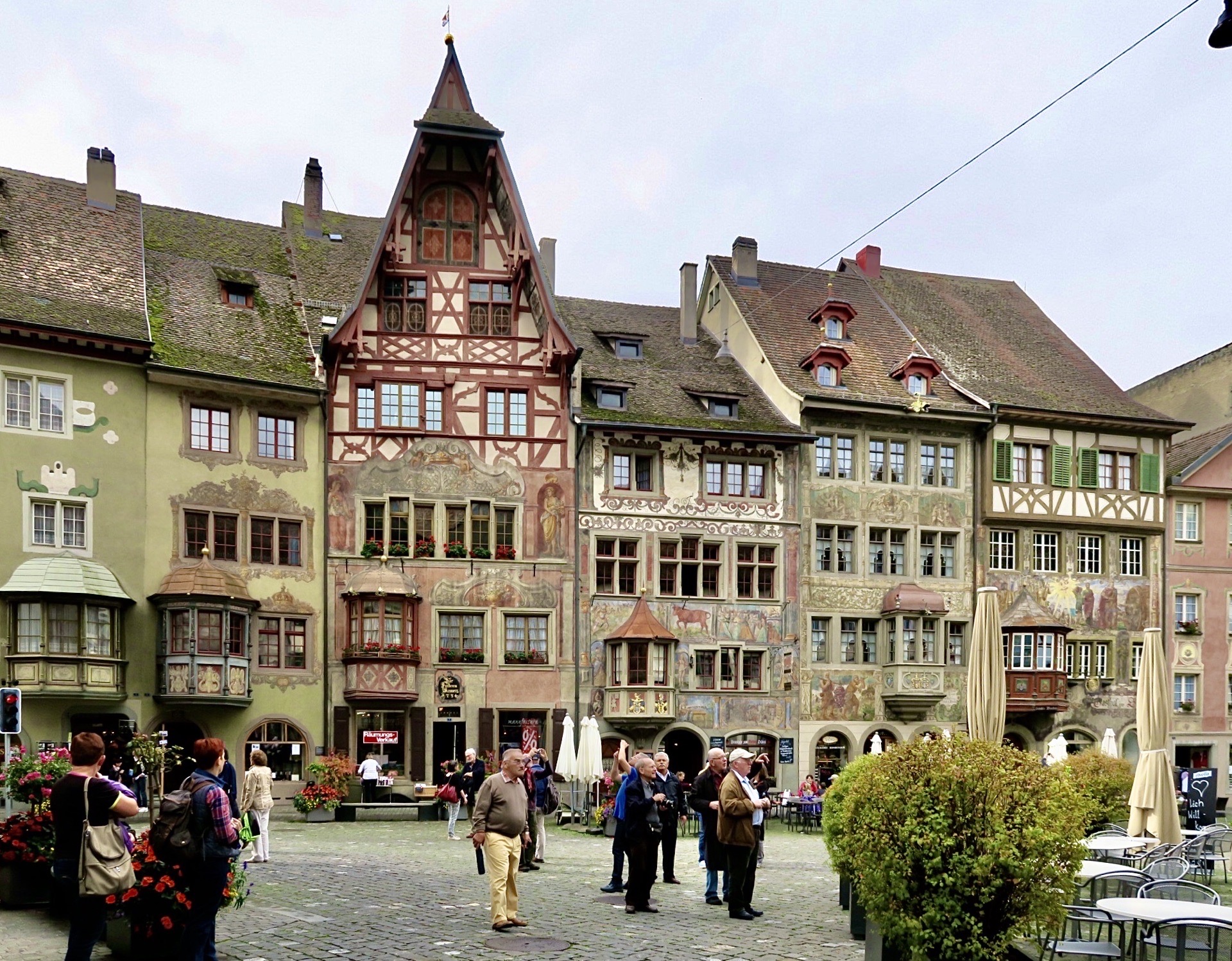 沙夫豪森州的15世纪施泰因小镇（莱茵河宝石）Stein am Rhein，只有5.75平方公里和3千