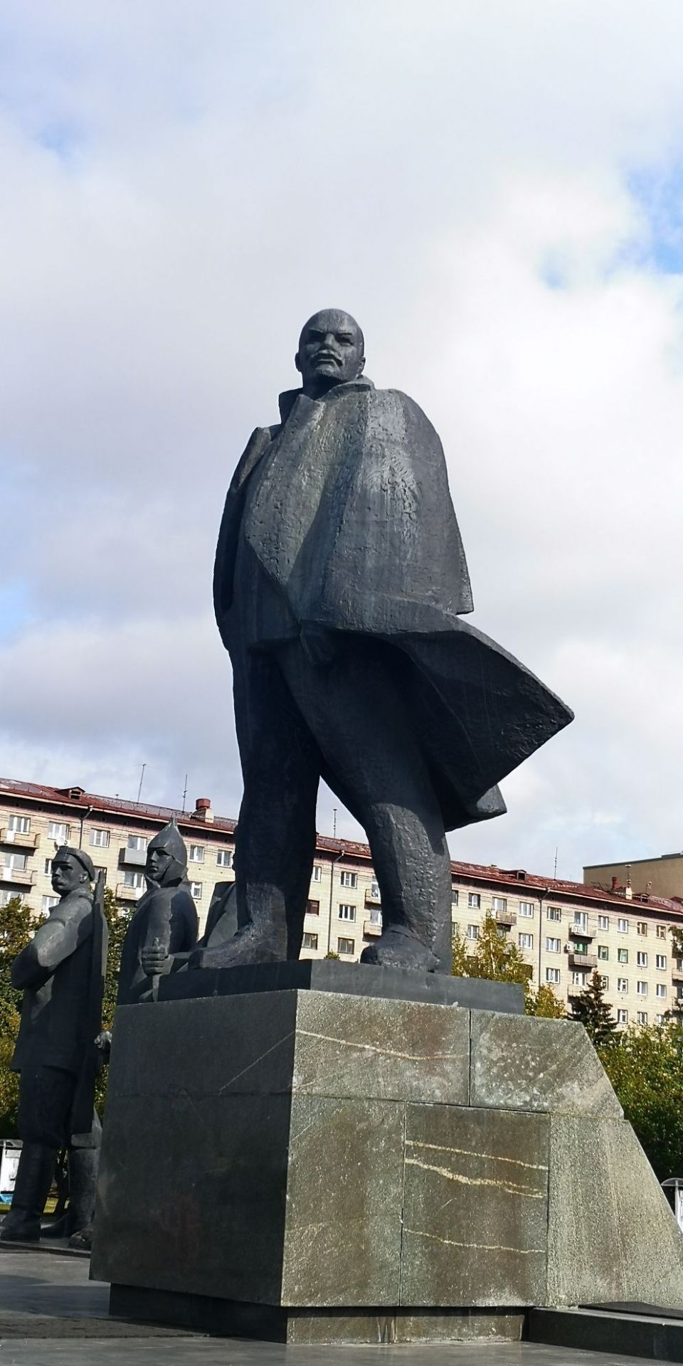 新西伯利亚的列宁广场，是俄罗斯仅存不多的列宁雕像所在地，前苏联的痕迹越来越少，一个更像欧洲的俄罗斯已